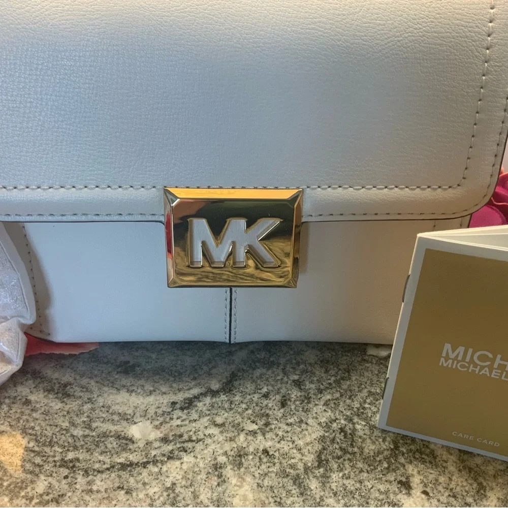 ♥️BRAND NEW/TAGS MICHAEL KORS GREAT ALL SEASON, ♥️Cream Crossbody Sonia bag. - Picture 3 of 11